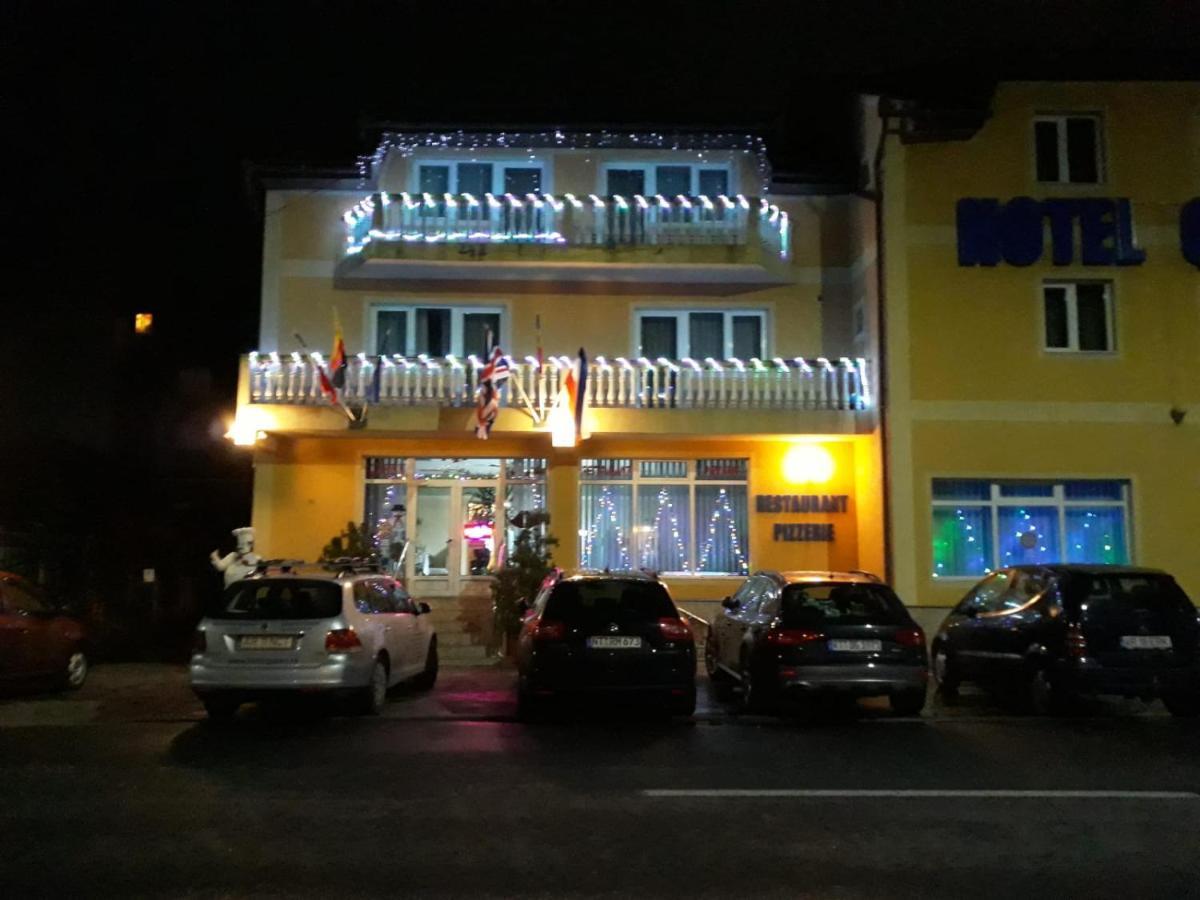 Villa Queen